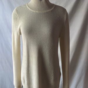 Banana republic ivory sweater M